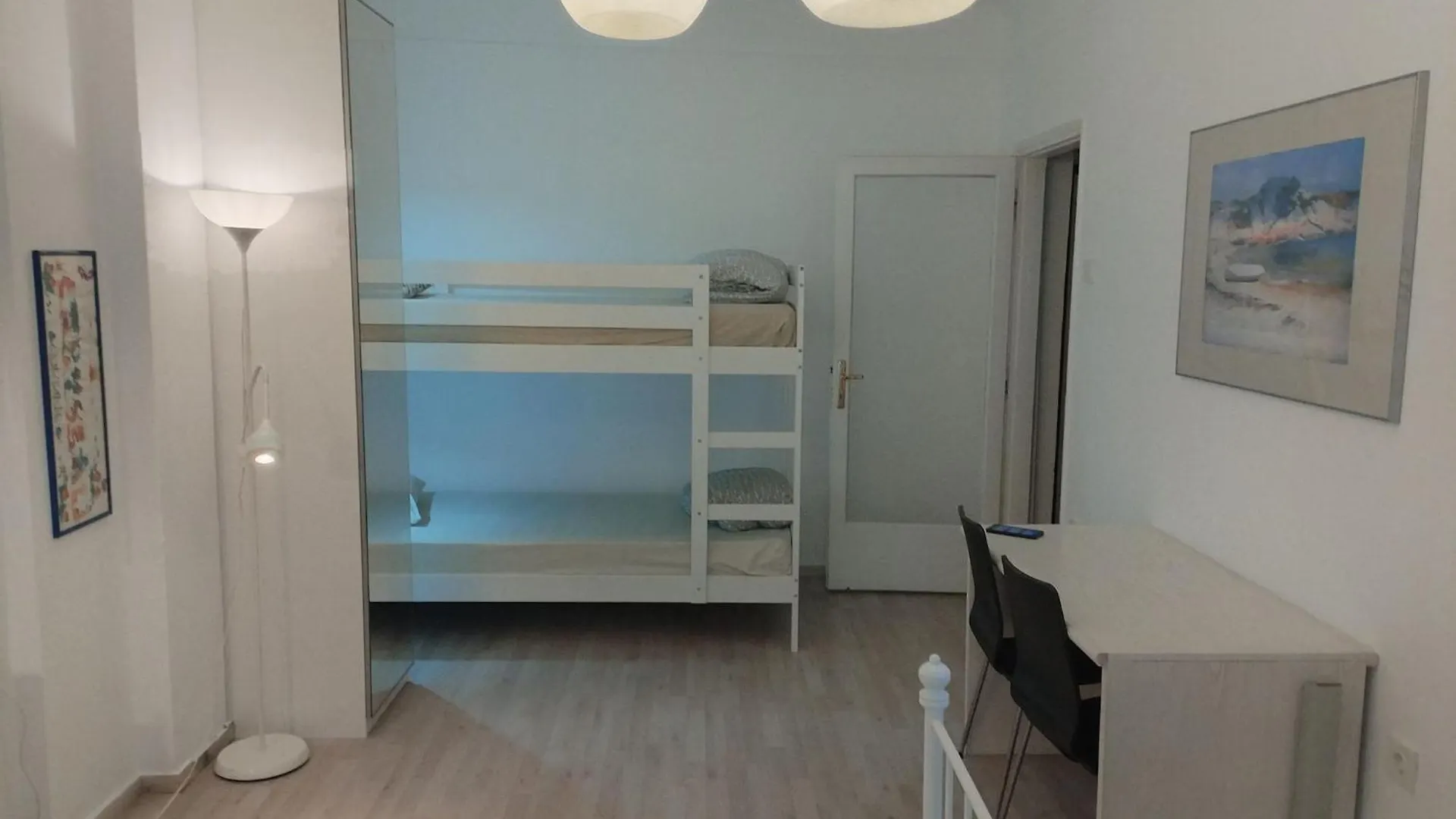 Cosy Flat Helexpo In Old City Thessaloniki Greece